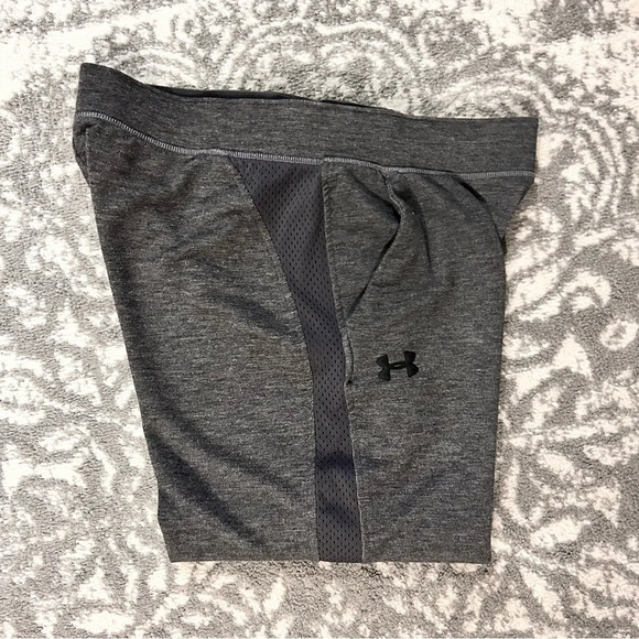 UNDER ARMOUR - FEATHERWEIGHT FLEECE CROP CAPRI SPORTS PANTS - Picture 10 of 11